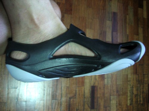 Sandugo Twister Water Shoes